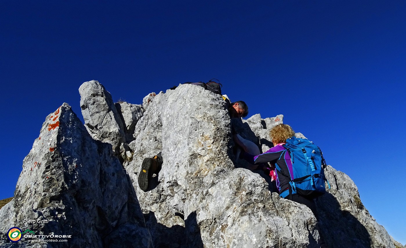 57 stavolta rocce da salire seguendo una breccia....JPG -                                